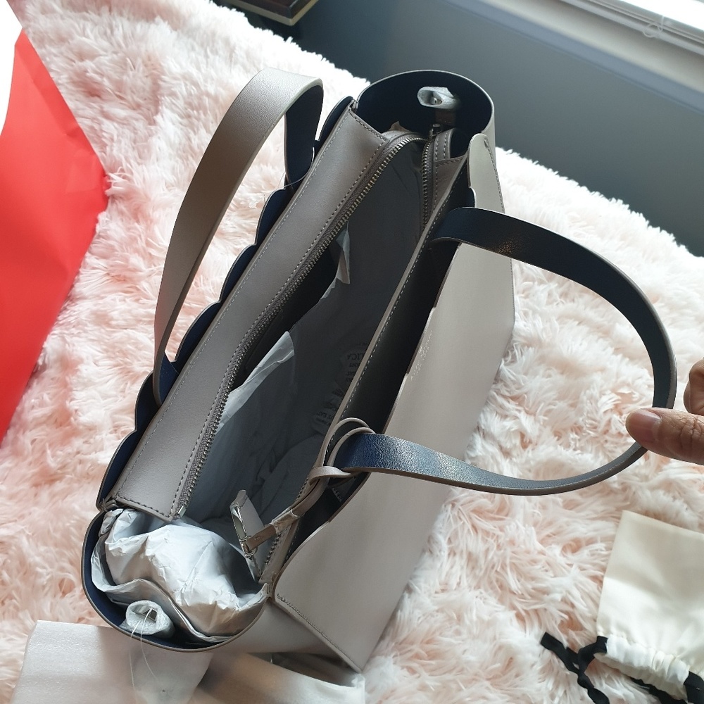 Bag - Picture 2 of 2